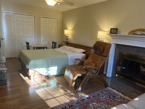 6807 Buttermere Ln, Unit Mia in Bethesda, MD - Foto de edificio - Building Photo