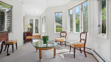 106 Spoonwood Rd in Wilton, CT - Building Photo - Building Photo