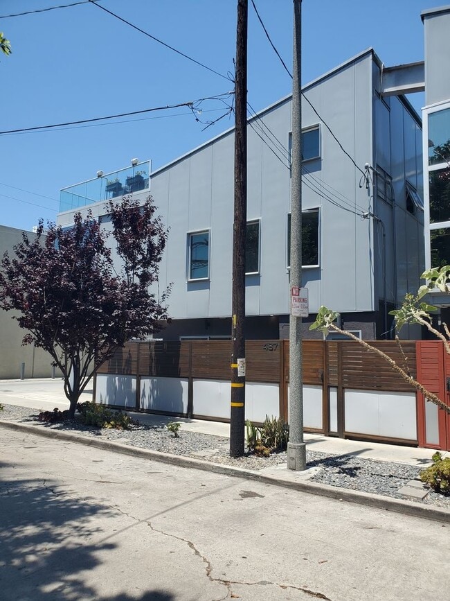 487-489 Carroll Ave in Los Angeles, CA - Building Photo - Building Photo