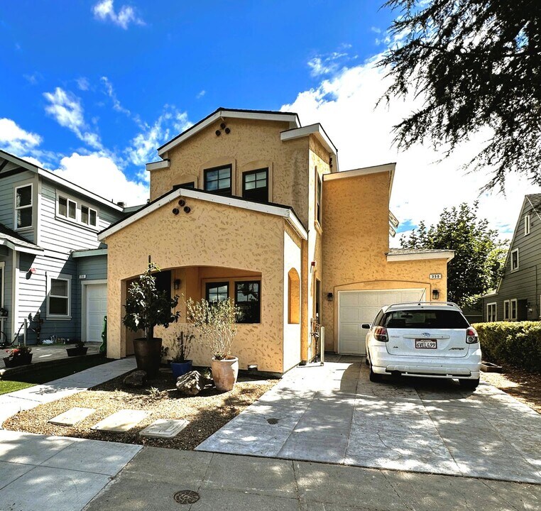 350 Ridgeway Ave in Santa Rosa, CA - Building Photo