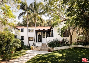 5500 Red Oak Dr in Los Angeles, CA - Building Photo