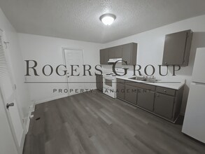 108-110 Holly Ct in Henderson, NC - Building Photo - Building Photo