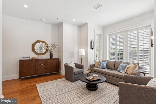 property at 1641 R St NW