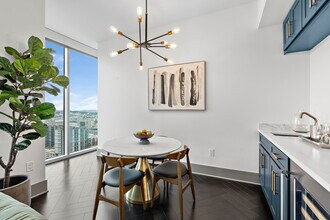 1616 West End Ave, Unit 2111 in Nashville, TN - Building Photo - Building Photo