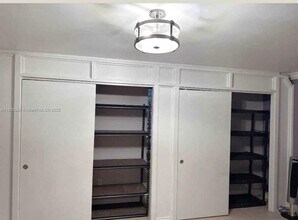 14421 SW 92nd Terrace in Miami, FL - Building Photo - Building Photo