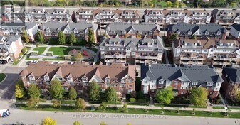 600 Shoreline Dr in Mississauga, ON - Building Photo