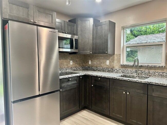 1650 SW 117th Ave in Davie, FL - Building Photo - Building Photo