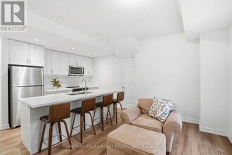 70 Kenesky Dr in Hamilton, ON - Building Photo - Building Photo