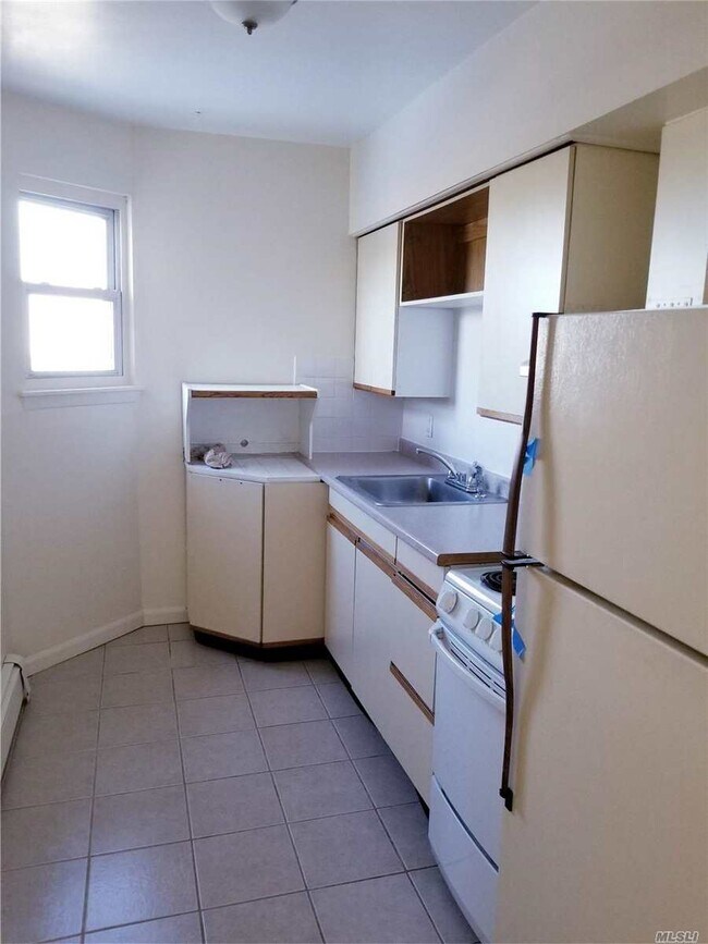 65 Merrick Ave-Unit -3 in Merrick, NY - Building Photo - Building Photo