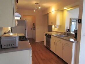 16 Montreal Pl in Rochester, NY - Foto de edificio - Building Photo
