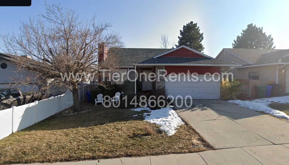 5005 Shooting Star Ave in West Jordan, UT - Building Photo