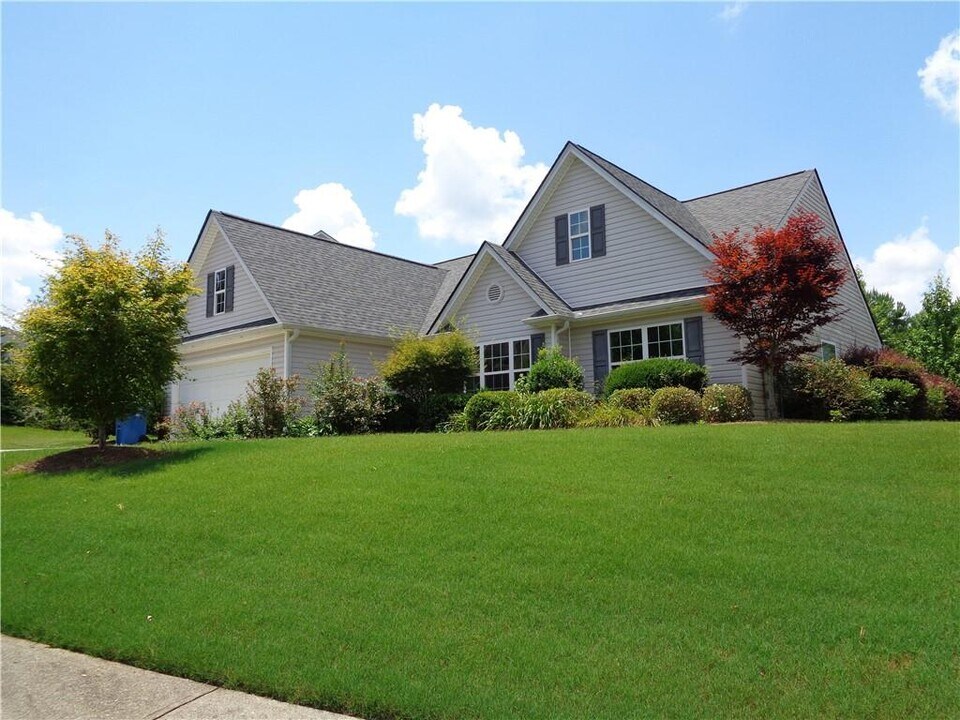 2552 Weycroft Ln in Dacula, GA - Building Photo