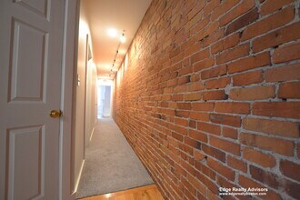 47 Aldie St, Unit 2 in Boston, MA - Foto de edificio - Building Photo