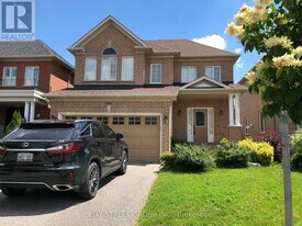 343 Vellore Ave in Vaughan, ON - Building Photo