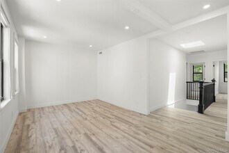 2122 Boston Post Rd in Larchmont, NY - Building Photo - Building Photo