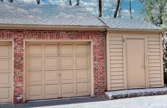 35 Mews Ln in South Orange, NJ - Building Photo - Building Photo