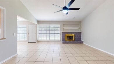 5127 Girnigoe Dr in Houston, TX - Building Photo - Building Photo