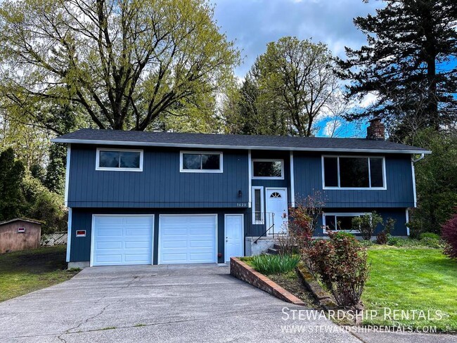 property at 3620 SE 36th Cir