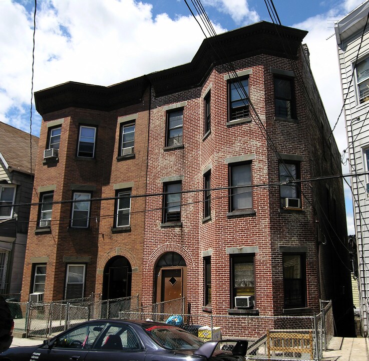 147 Linden St in Yonkers, NY - Building Photo