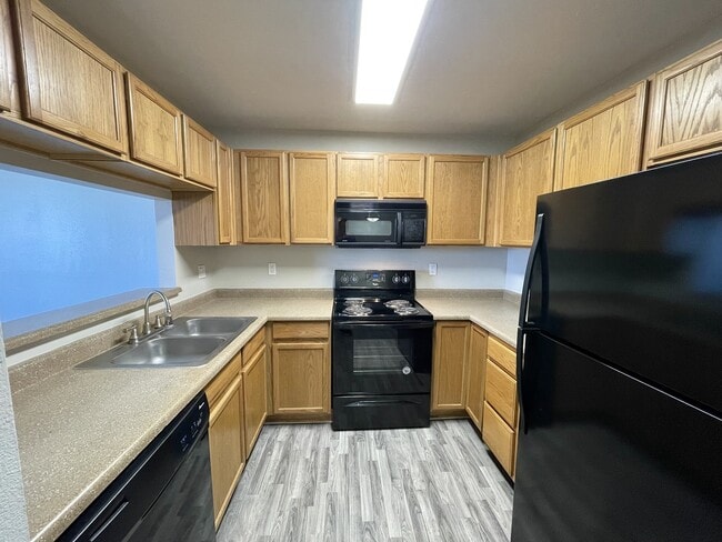 Las Kivas Apartments in Albuquerque, NM - Foto de edificio - Building Photo