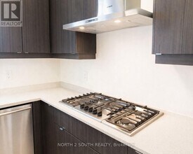 32 Carville Woods Cir in Vaughan, ON - Building Photo - Building Photo