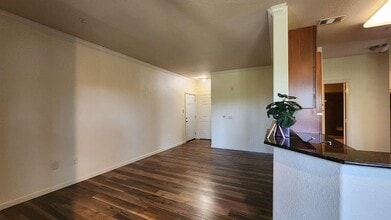 8434 Walerga Rd in Antelope, CA - Foto de edificio - Building Photo