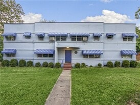 208 E Graham St in Prairie Grove, AR - Building Photo