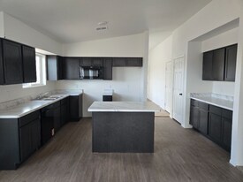 7994 E 46th Pl in Yuma, AZ - Building Photo