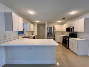 1132 Hatteras Cir in Greenacres, FL - Building Photo - Building Photo