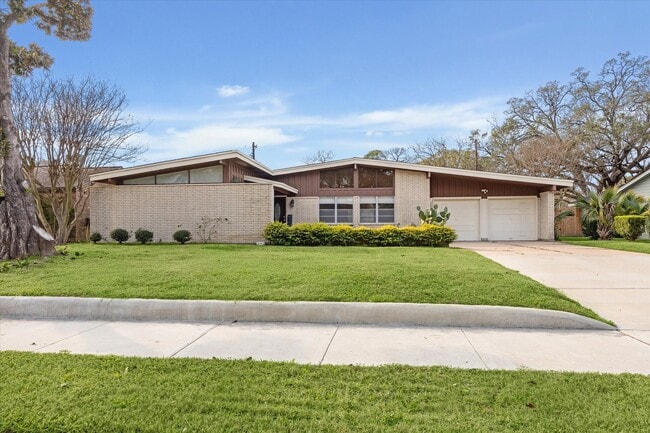property at 3310 Longfield Cir
