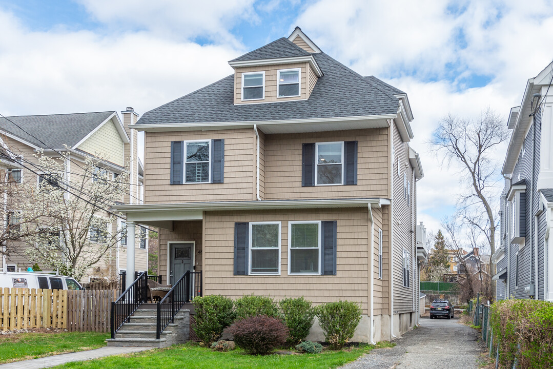 49 Greenwood Ave, Unit 1 in Montclair, NJ - Building Photo