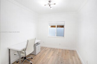 7683 NW 182nd Ln in Hialeah, FL - Building Photo - Building Photo