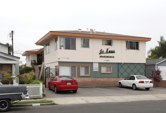 Jo Anne Apartments in San Diego, CA - Foto de edificio - Building Photo