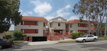 Irving Avenue Apartments in Glendale, CA - Foto de edificio - Building Photo