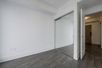 10-5410 York St in Toronto, ON - Building Photo - Building Photo