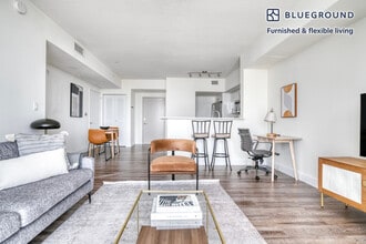110 SW 12th St in Miami, FL - Building Photo - Building Photo