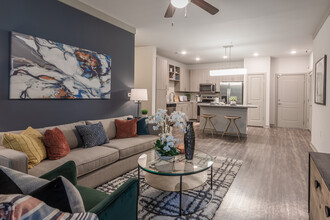 Grande Oaks Parc in Charleston, SC - Building Photo - Interior Photo