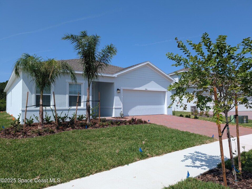 2504 Landing Dr in Titusville, FL - Building Photo