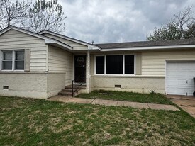 2330 NW 35th St in Lawton, OK - Building Photo