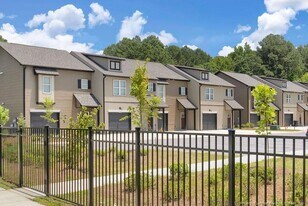 1153 Elk Knob Trl in Fayetteville, NC - Building Photo