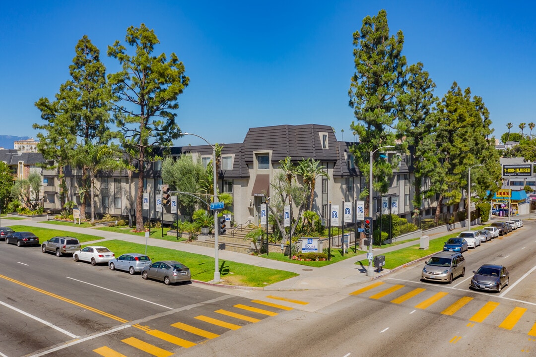 Roberts K Town Lafayette in Los Angeles, CA - Foto de edificio