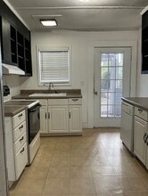 89 W Ivey St in Baxley, GA - Building Photo - Building Photo