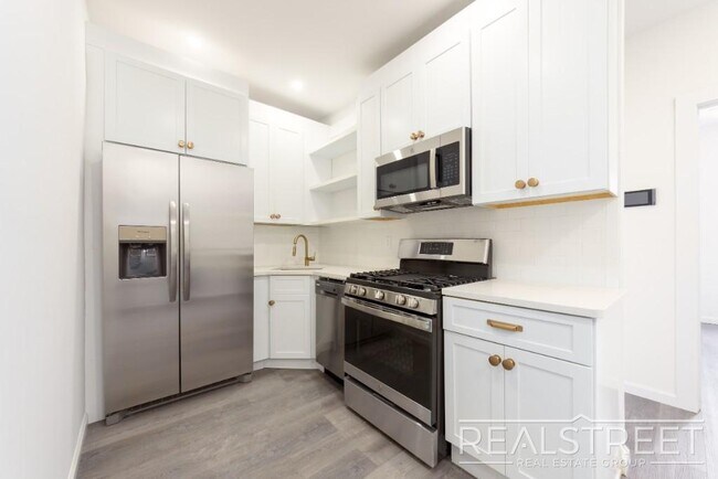 65 Palmetto St in Brooklyn, NY - Building Photo - Building Photo