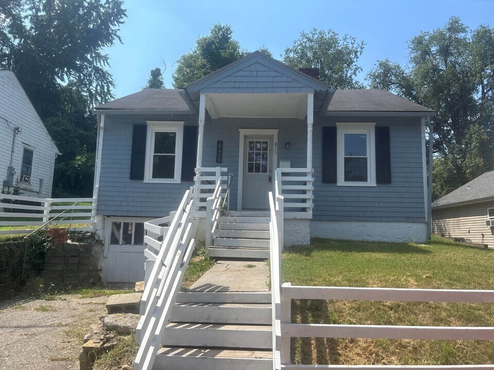 826 1st Ave in Frankfort, KY - Foto de edificio