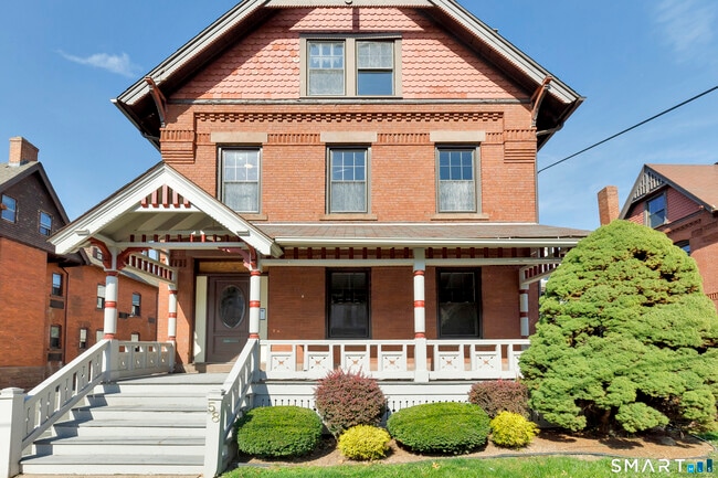 property at 60 Russ St