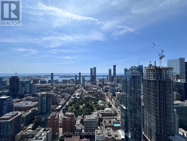 88 Queen St E in Toronto, ON - Building Photo - Building Photo