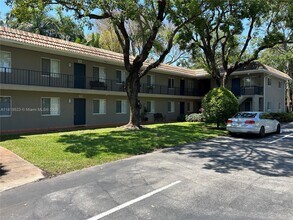 1111 SW 4th St-Unit -10 in Fort Lauderdale, FL - Building Photo - Building Photo