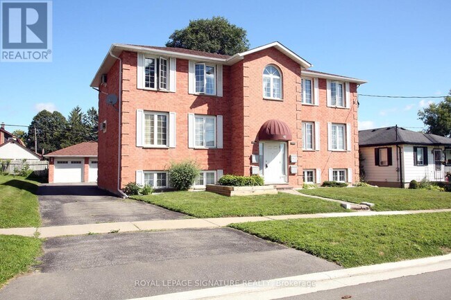 42 Tecumseh Ave in Oshawa, ON - Building Photo - Building Photo