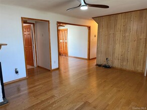 8 William St in Copiague, NY - Foto de edificio - Building Photo