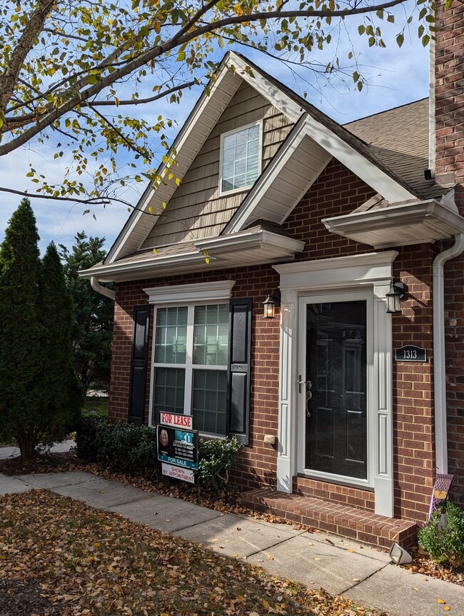 1313 E Hudgens St in Cookeville, TN - Building Photo - Building Photo